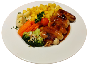 Cipolataspiess mit gebratenen Kartoffelwürfeln und Gemüse im Kaffee Zentrum in Wolfwil